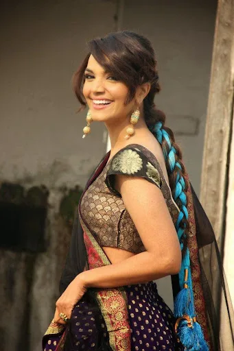 Aamina Sheikh Hot Sexy Bikini Photos