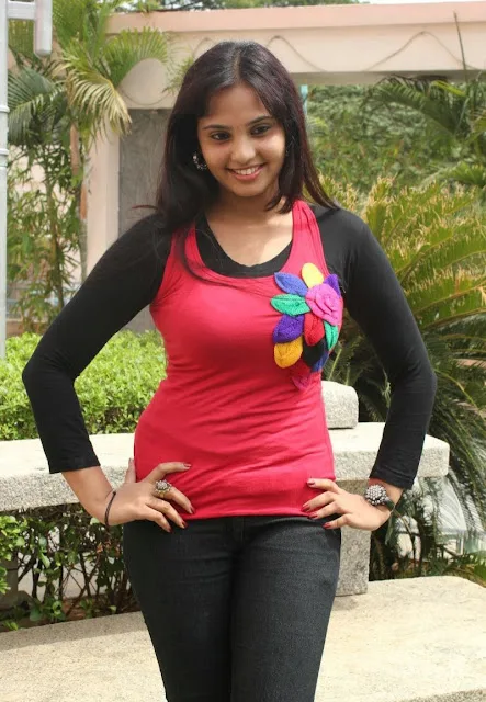 Aarushi-Hot-Bikini-Wallpaper