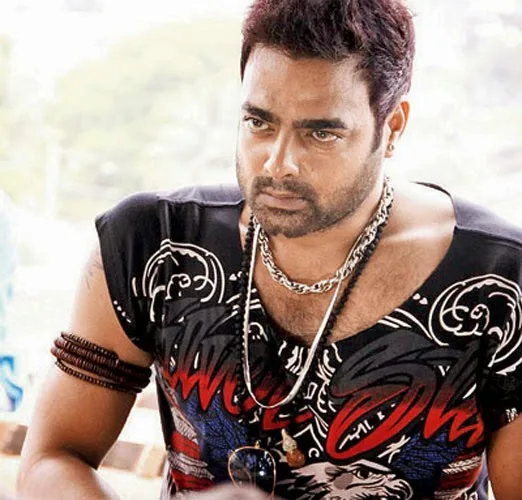 Abhimanyu Singh Photo Gallery, Family Photos, Latest Images