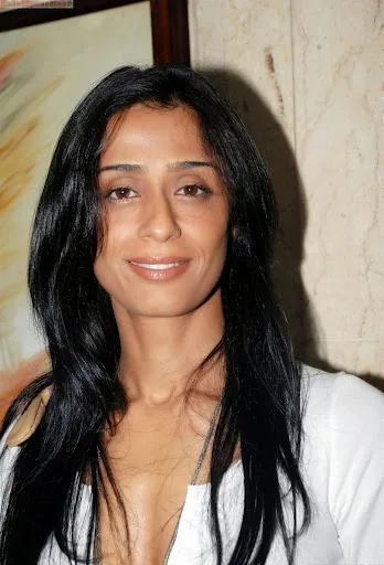 Achint Kaur Hot Sexy Bikini Wallpaper