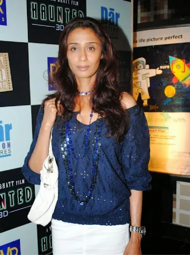 Achint Kaur Hot Sexy Bikini Photos