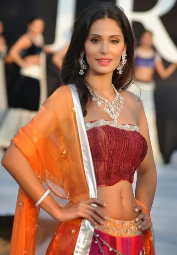 Bruna-Abdullah-Hot-Sexy-Bikini-Wallpaper