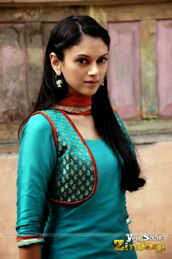 Aditi Rao Hydari Hot Sexy Bikini Pics