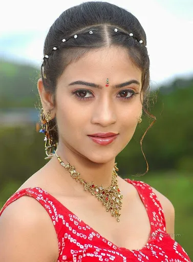 Aditi Sharma Hot Sexy Bikini Image Gallery