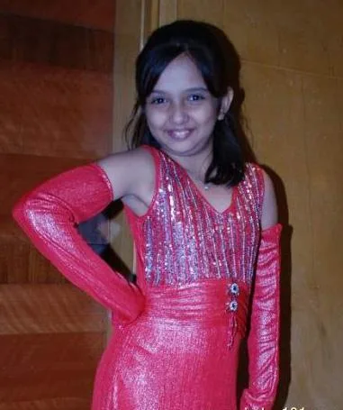 Ahsaas-Channa-Hot-Bikini-Wallpaper 