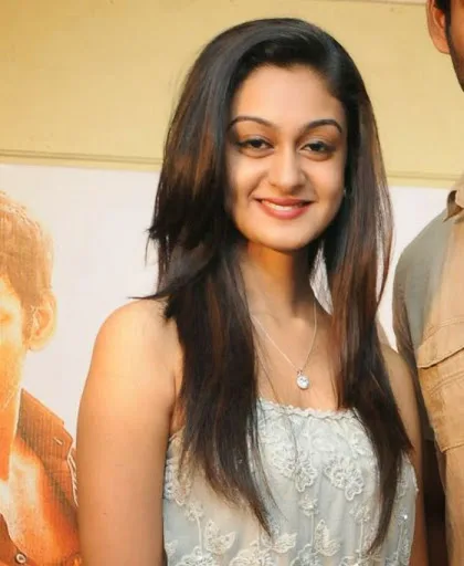 Aishwarya-Arjun-Hot-Bra-Images