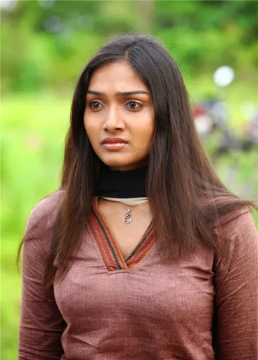 Aishwarya-Devan-Hot-Sexy-Bikini-Image-gallery
