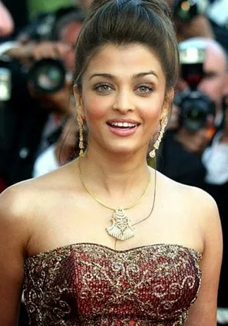 Aishwarya-Rai-Hot-Sexy-Bikini-Wallpaper