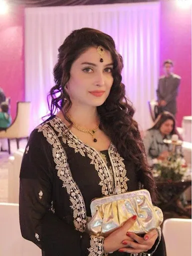 Aiza Khan Hot Sexy Bikini Still