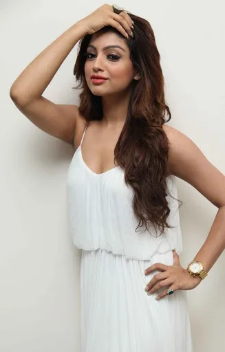 Akanksha Puri Hot Bikini Wallpapers