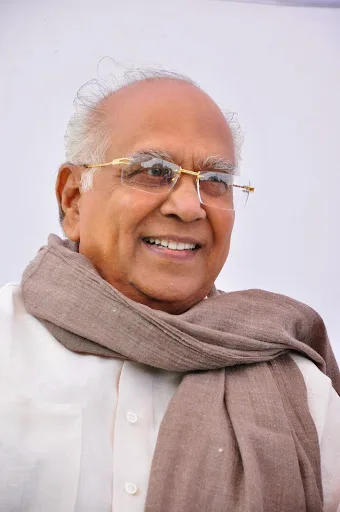 Akkeneni Nageswara Rao Photo Gallery, Family Photos, Latest Images