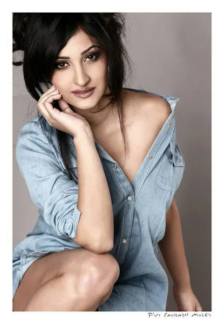Alankrita-Sahai-Hot-Bikini-Photos