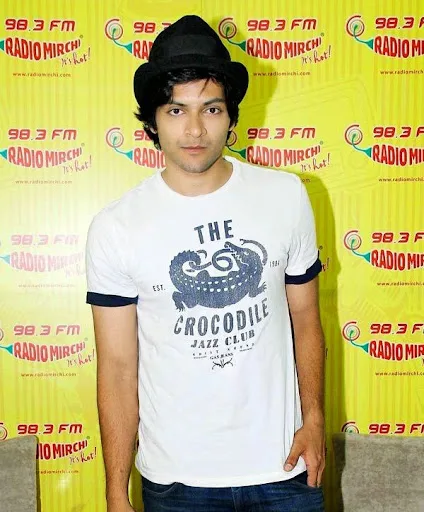Ali Fazal Hot Scene Shirtless Body Photos