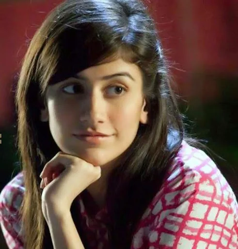 Alishba Yousuf Hot Sexy Bikini Photos