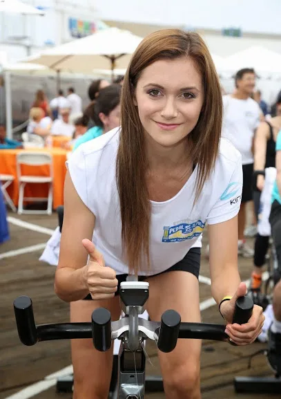 Alyson Stoner Hot Sexy Bikini Wallpaper