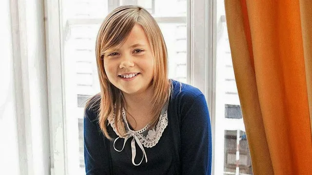 Amelia Pidgeon Hot Pictures