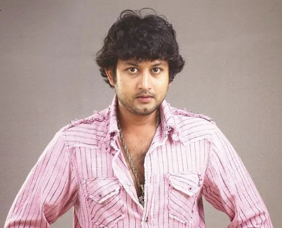 Amin Khan Hot Photo Gallery, Naval Photos, Family Pics, Stills