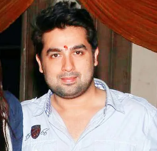 Amit Kapoor Photo Gallery, Family Photos, Latest Images