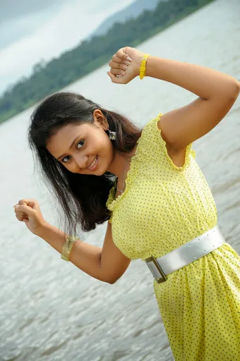 Amoolya-Hot-Bikini-Images