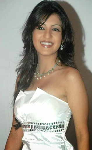 Amrita-Prakash-Hot-Still