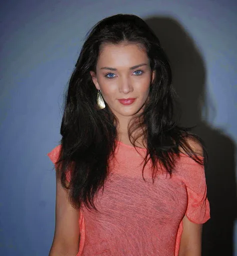 Amy Jackson Hot Bra Pictures