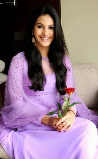 Amyra-Dastur-Hot-Bra-Pics