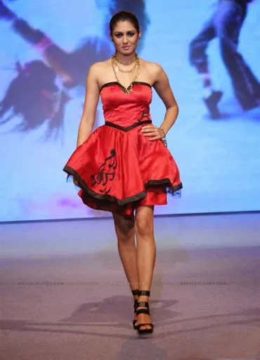 Amyra-Dastur-Hot-Bra-Stills