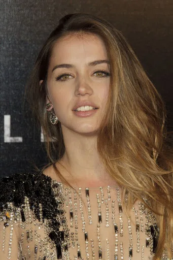 Ana-de-Armas-Hot-Bikini-Photo-Gallery