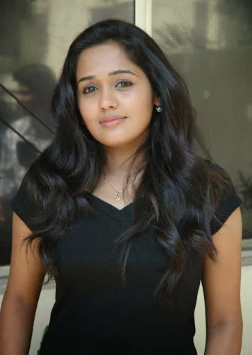 Ananya-Hot-Bikini-Wallpaper