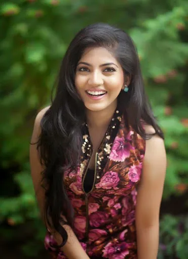 Anaswara-Kumar-Hot-Bikini-Wallpapers