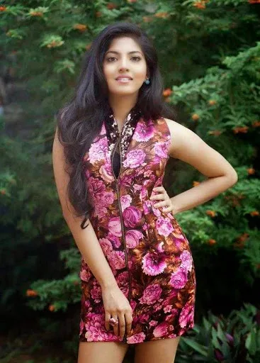 Anaswara-Kumar-Hot-Bra-Images