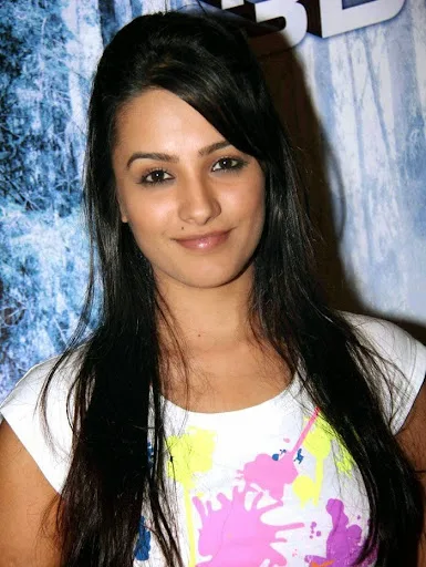 Anita Hassanandani Hot Photo Gallery, Bikini Images, Bra Photos