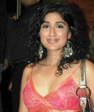 Anjala-Zhaveri-Hot-Bikini-Image-gallery