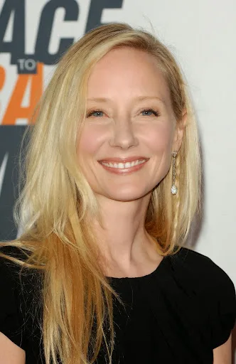 Anne Heche Hot Sexy Bikini Photo