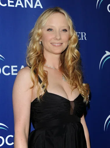 Anne Heche Hot Sexy Bikini Photos