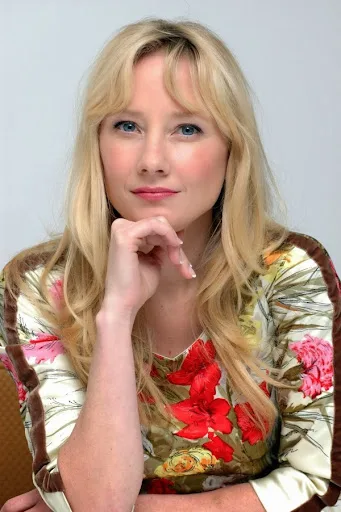 Anne Heche Hot Sexy Bikini Pictures