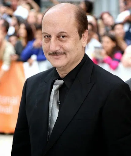 Anupam Kher Hot Comedy Scene Shirtless Pics