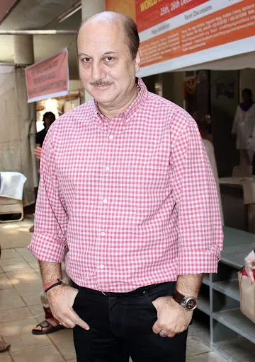 Anupam Kher Hot Comedy Scene Shirtless Wallpapers