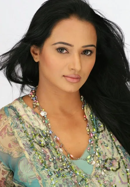 Anupama-Kumar-Hot-Bikini-Wallpaper
