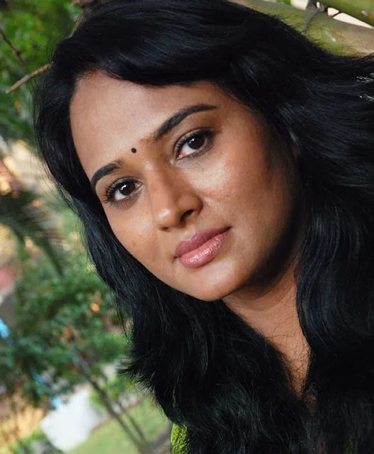 Anupama-Kumar-Hot-Bikini-Photos