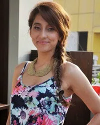 Anusha-Dandekar-Hot-Bikini-Stills