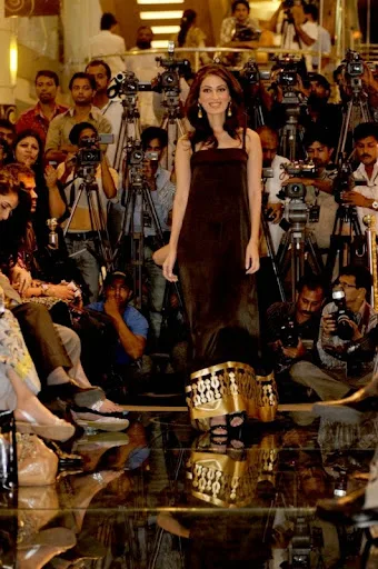 Anusheh Asad Hot Sexy Bikini Wallpaper