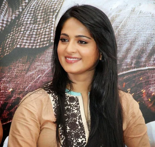 Anushka Shetty Hot Sexy Bikini Wallpapers