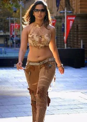 Anushka Shetty Hot Bra Photo Gallery