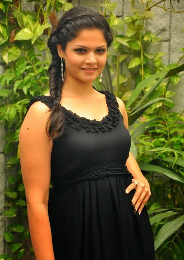 Anuya-Bhagvath-Hot-Bikini-Photos