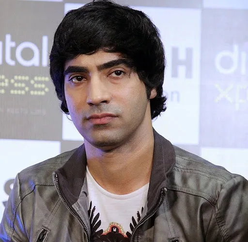 Arfi Lamba Hot Scene Shirtless Body Photos