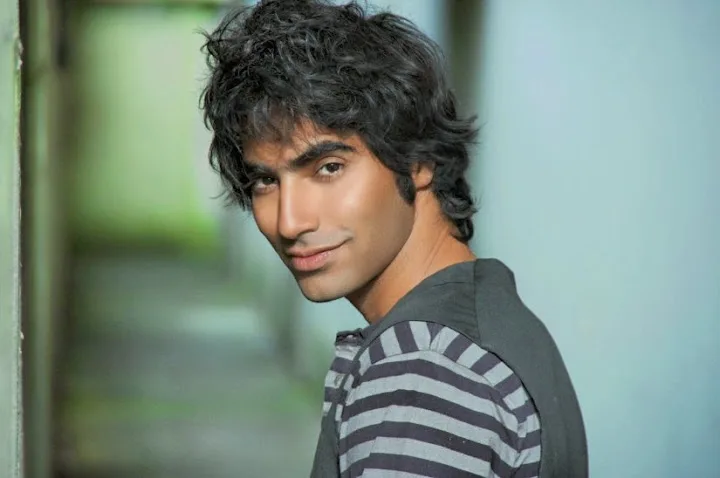 Arfi Lamba Hot Scene Shirtless Body Pictures