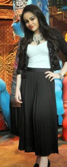 Ariana Ayam Hot Bikini Images