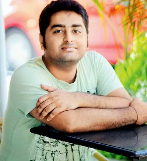 Arijit Singh Hot Scene Shirtless Body Image Gallery