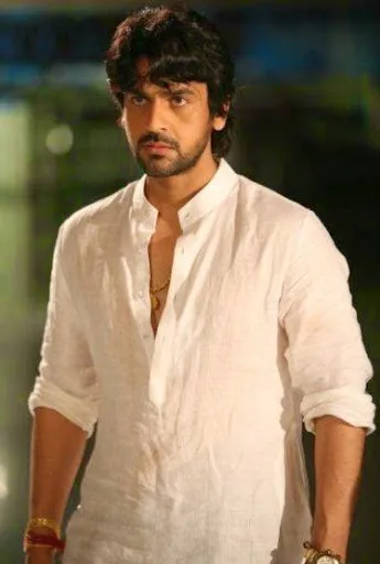 Arjan Bajwa Hot Scene Shirtless Body Image Gallery